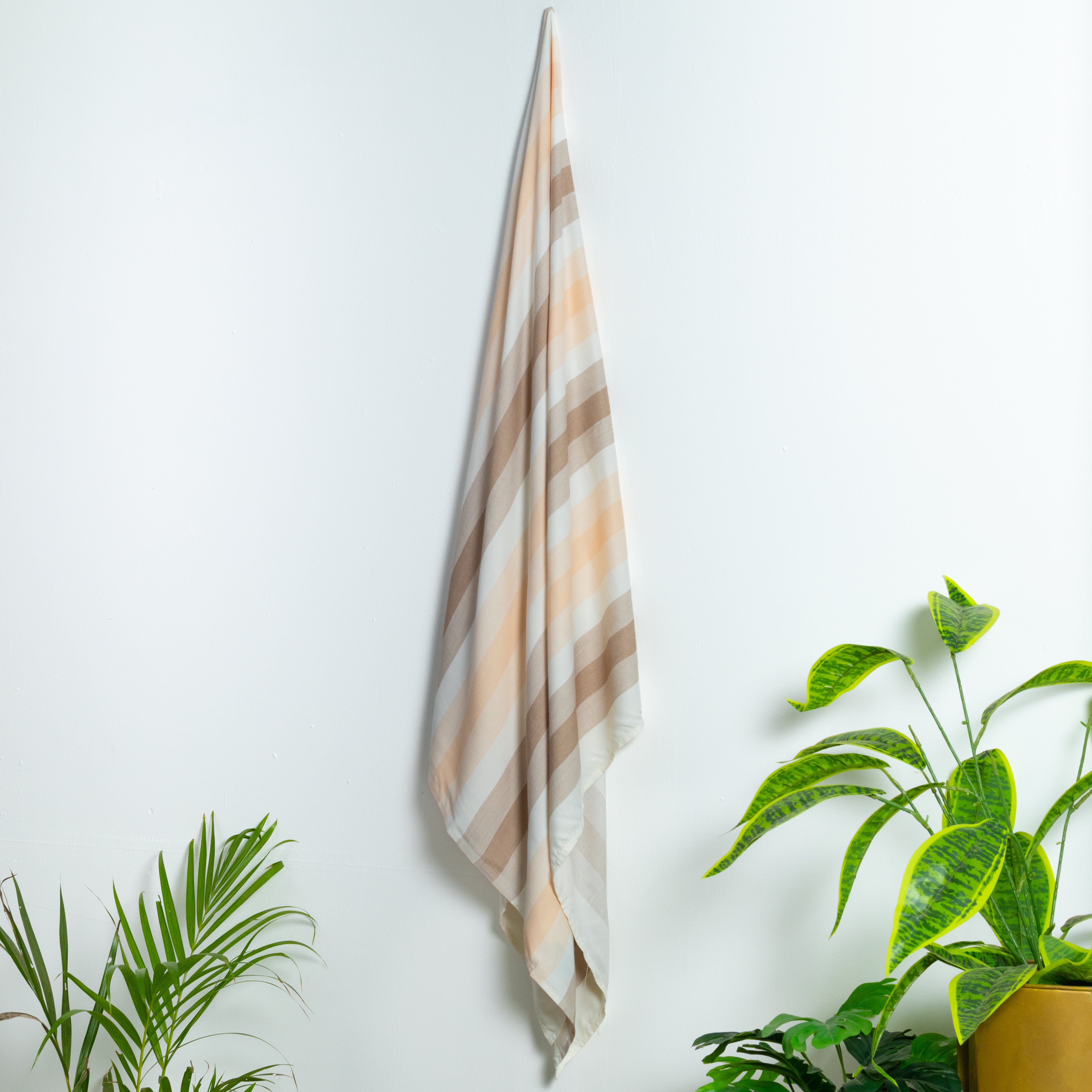 Happie Dayz BamPure – 100% Pure Bamboo Towel (beige and brown)