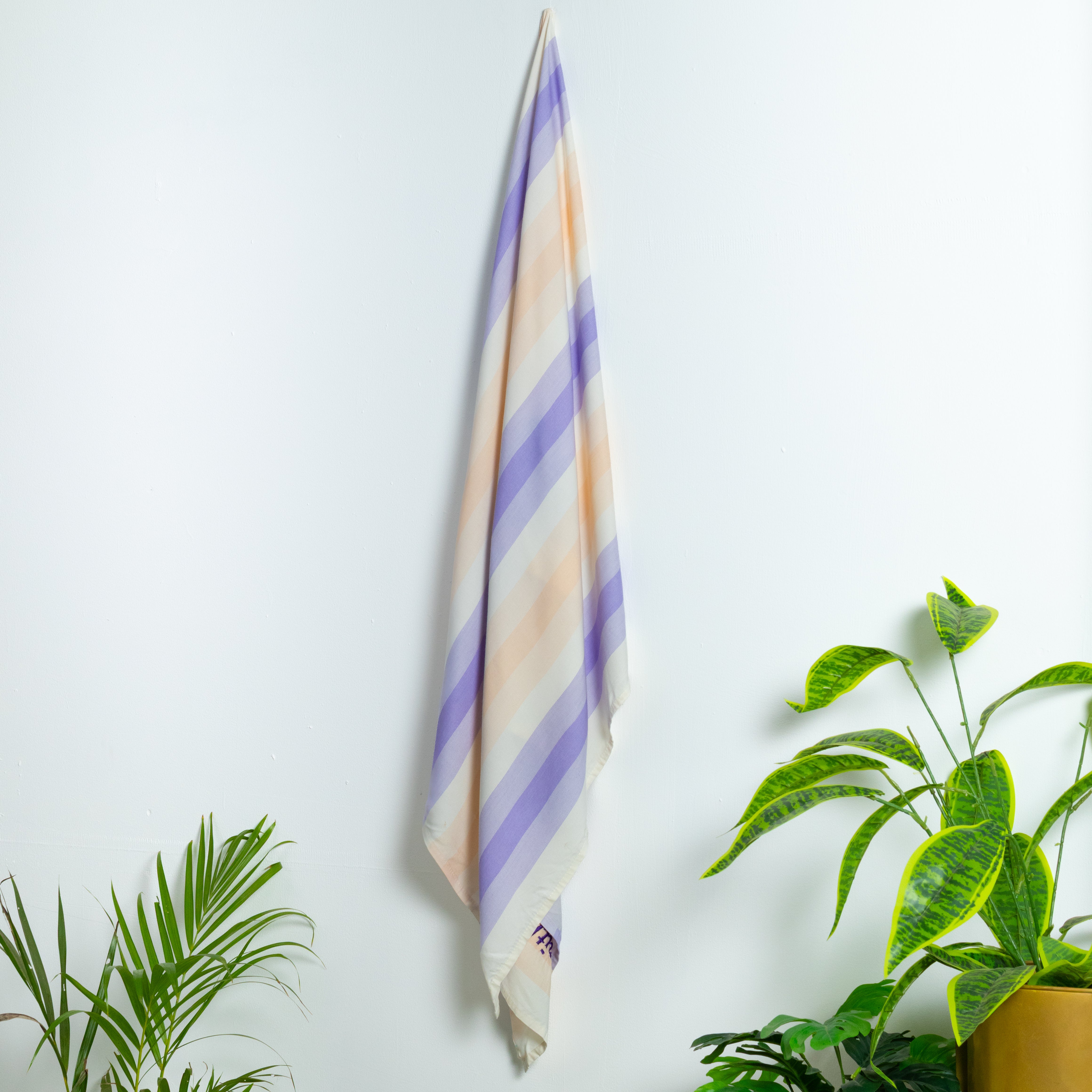 Happie Dayz BamPure – 100% Pure Bamboo Towel (pink and purple)