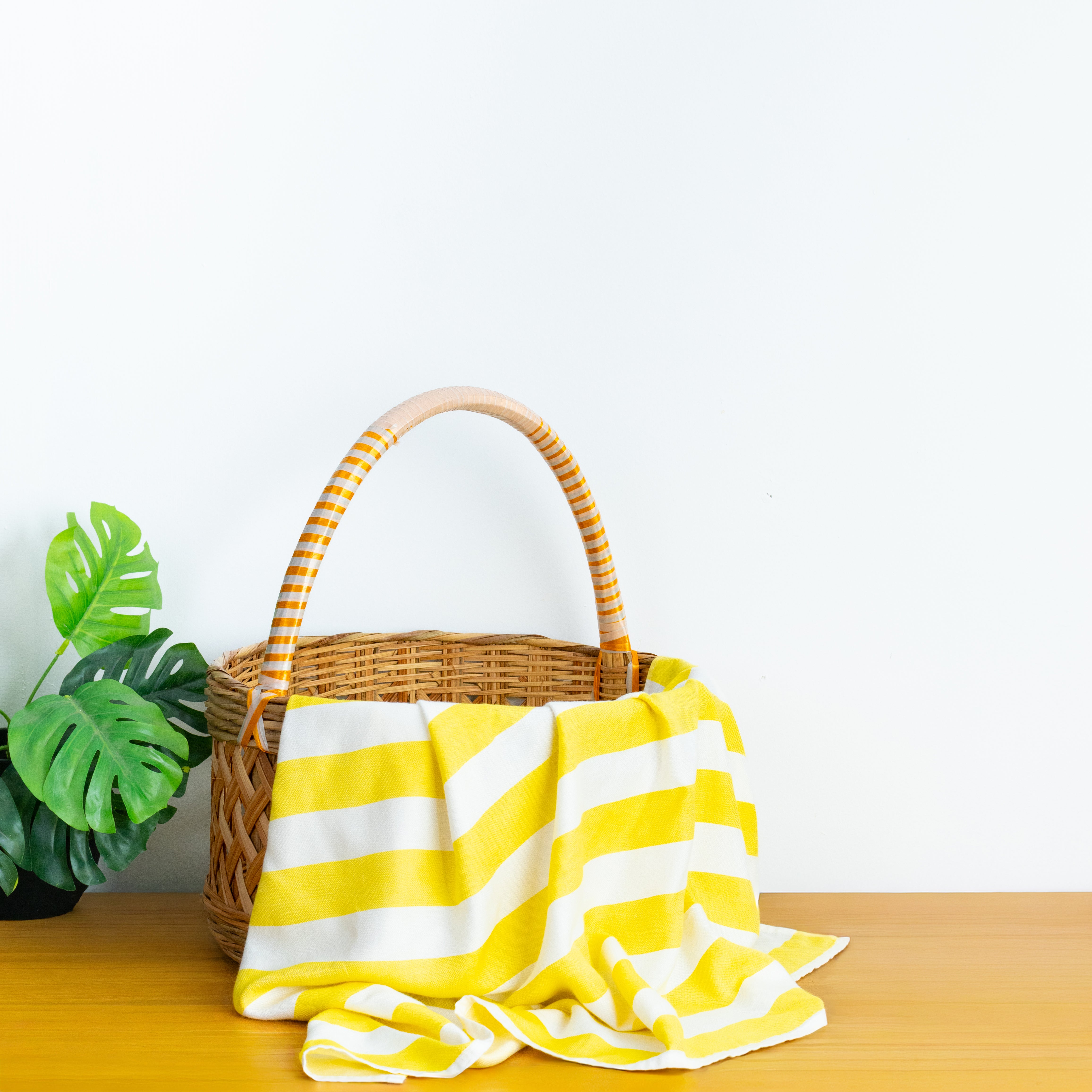 Happie Dayz BamPure – 100% Pure Bamboo Towel (yellow)