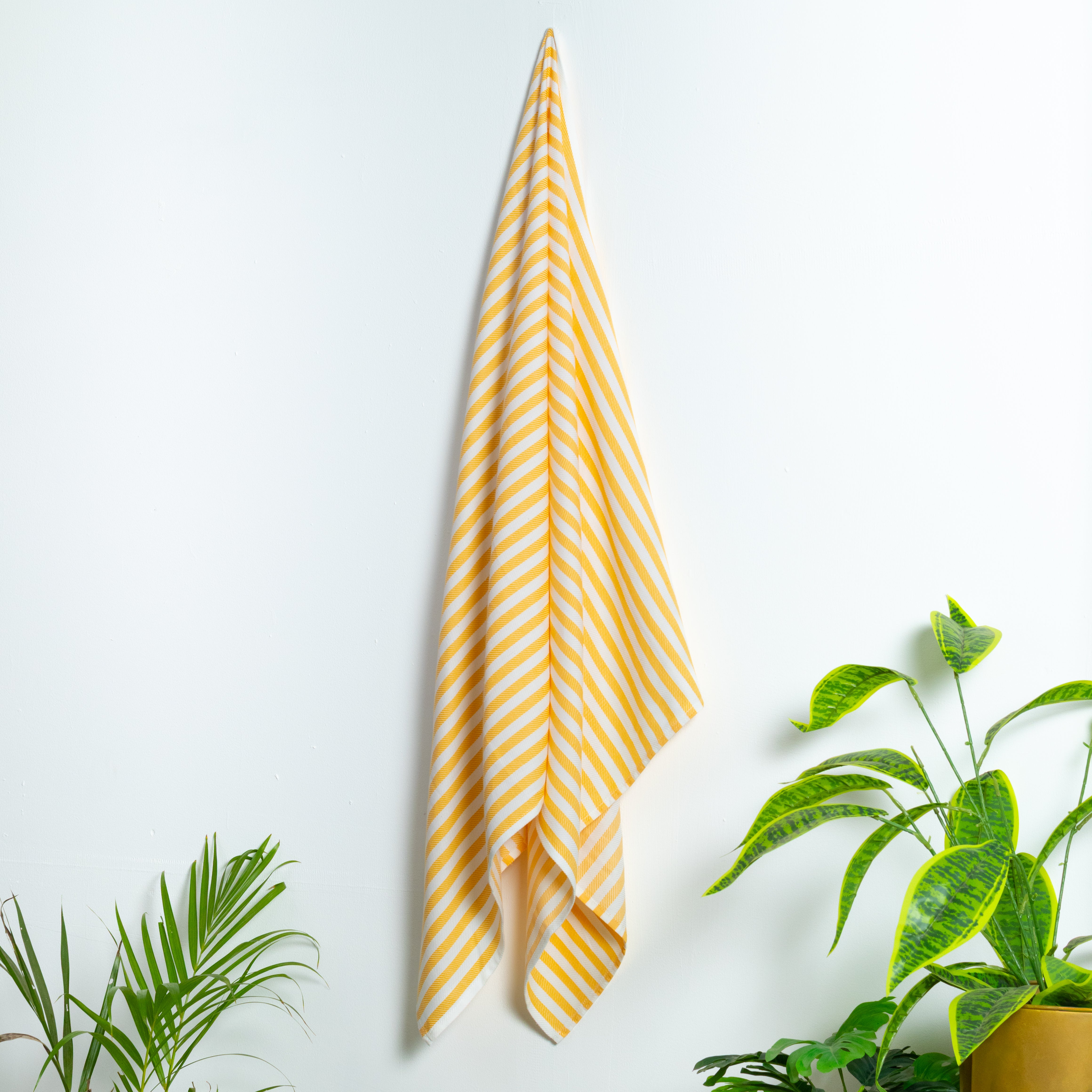 Happie Dayz pure cotton – 100%  Striped Towel (yellow)