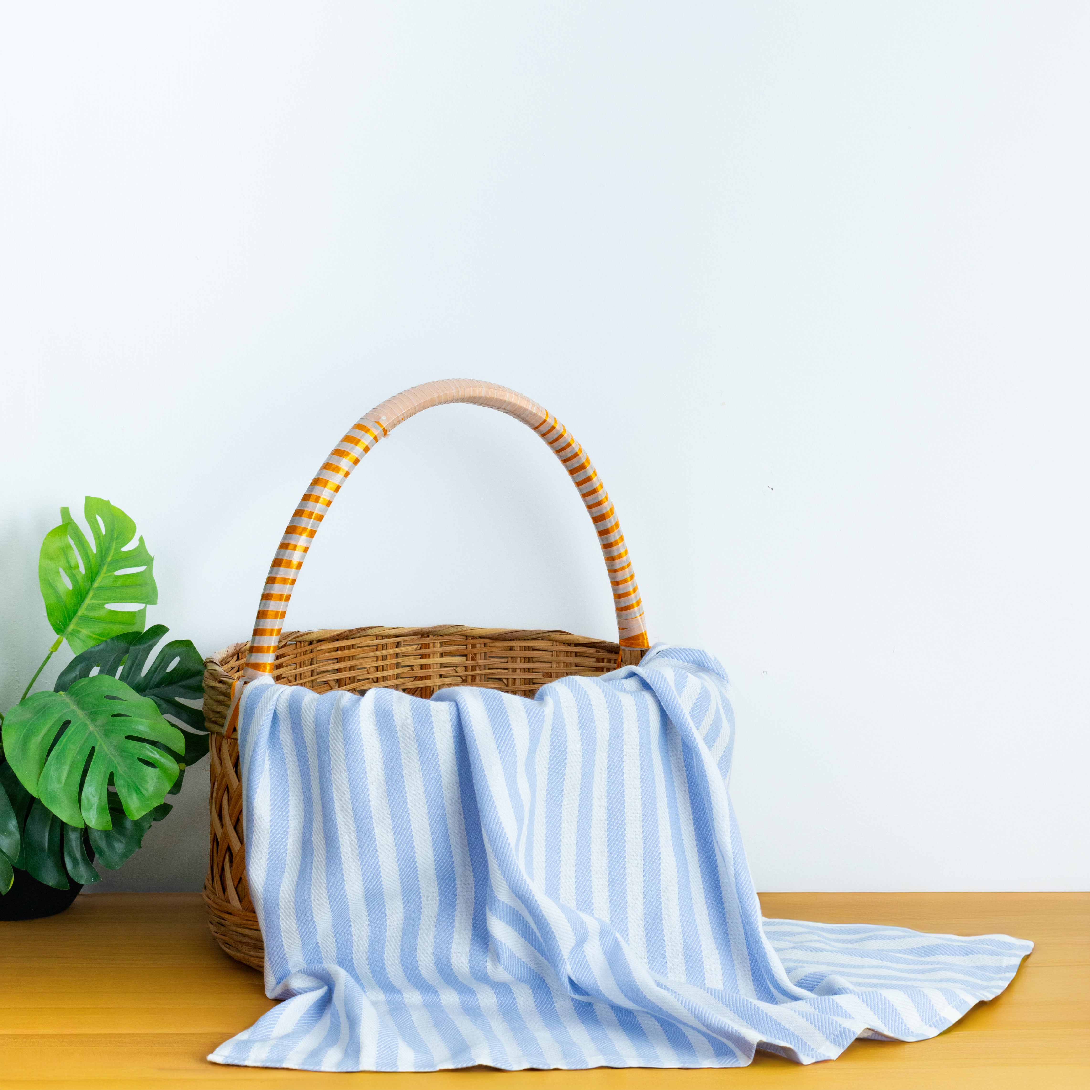 Happie Dayz pure cotton – 100%  Striped Towel (light blue)