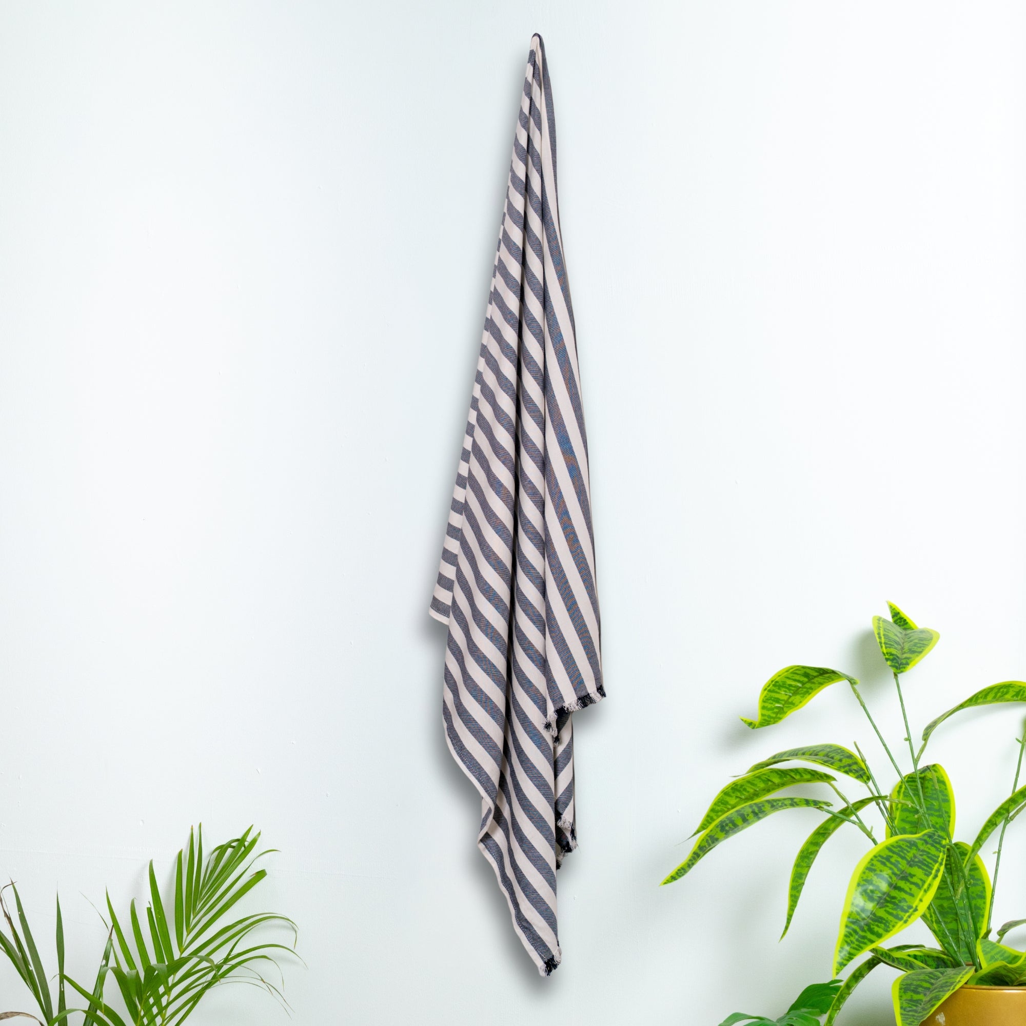 Happie Dayz BamPure – 100% Pure Bamboo Towel (grey)