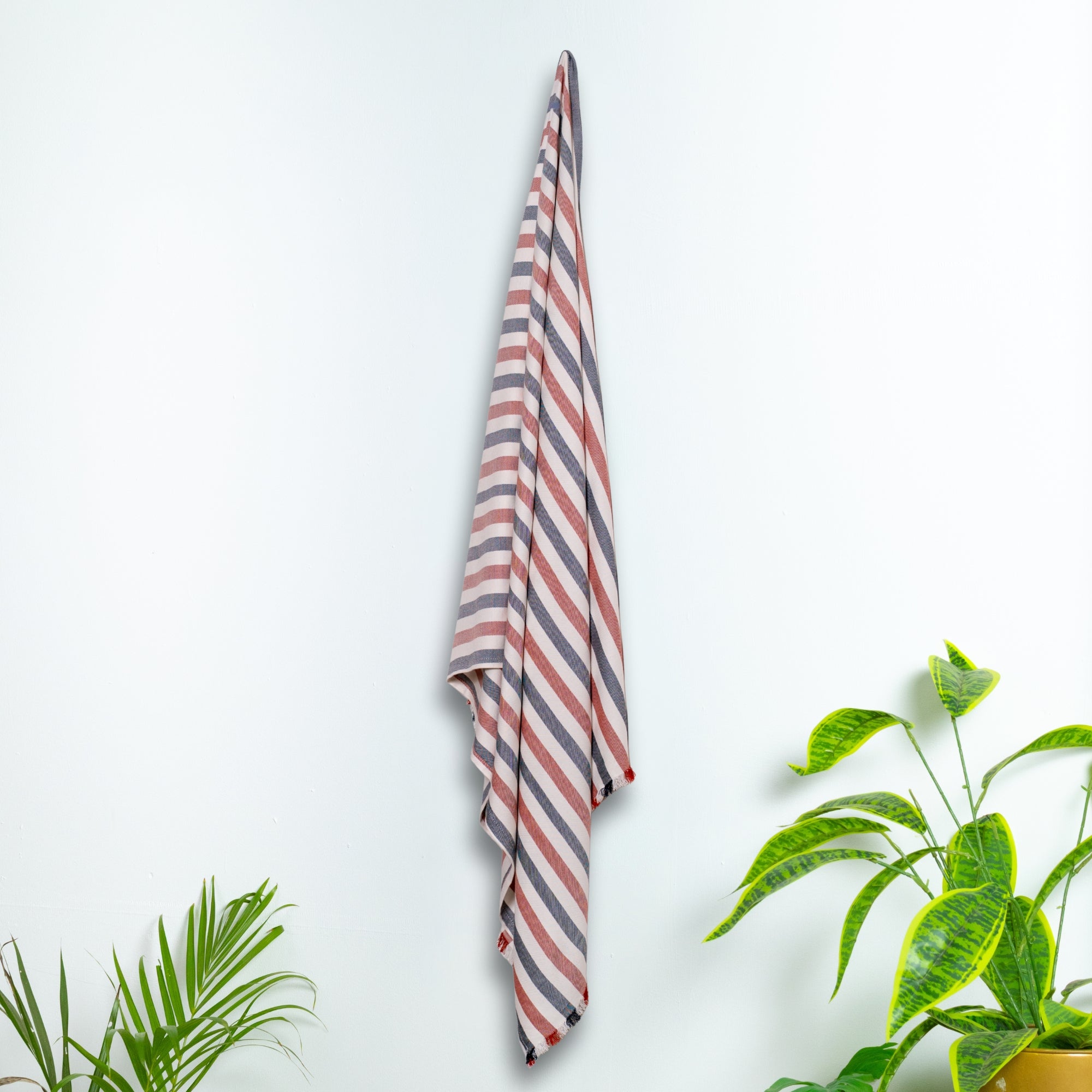 Happie Dayz BamPure – 100% Pure Bamboo Towel (gray and red)